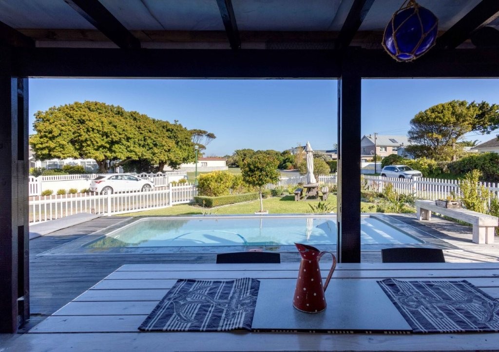 Corner Delight at Onrust Beach thumbnail 13